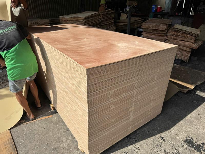 Ván ép phủ mặt Okoume